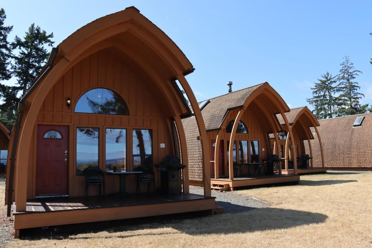 Oyster Bay Resort Кэмпбелл-Ривер Экстерьер фото