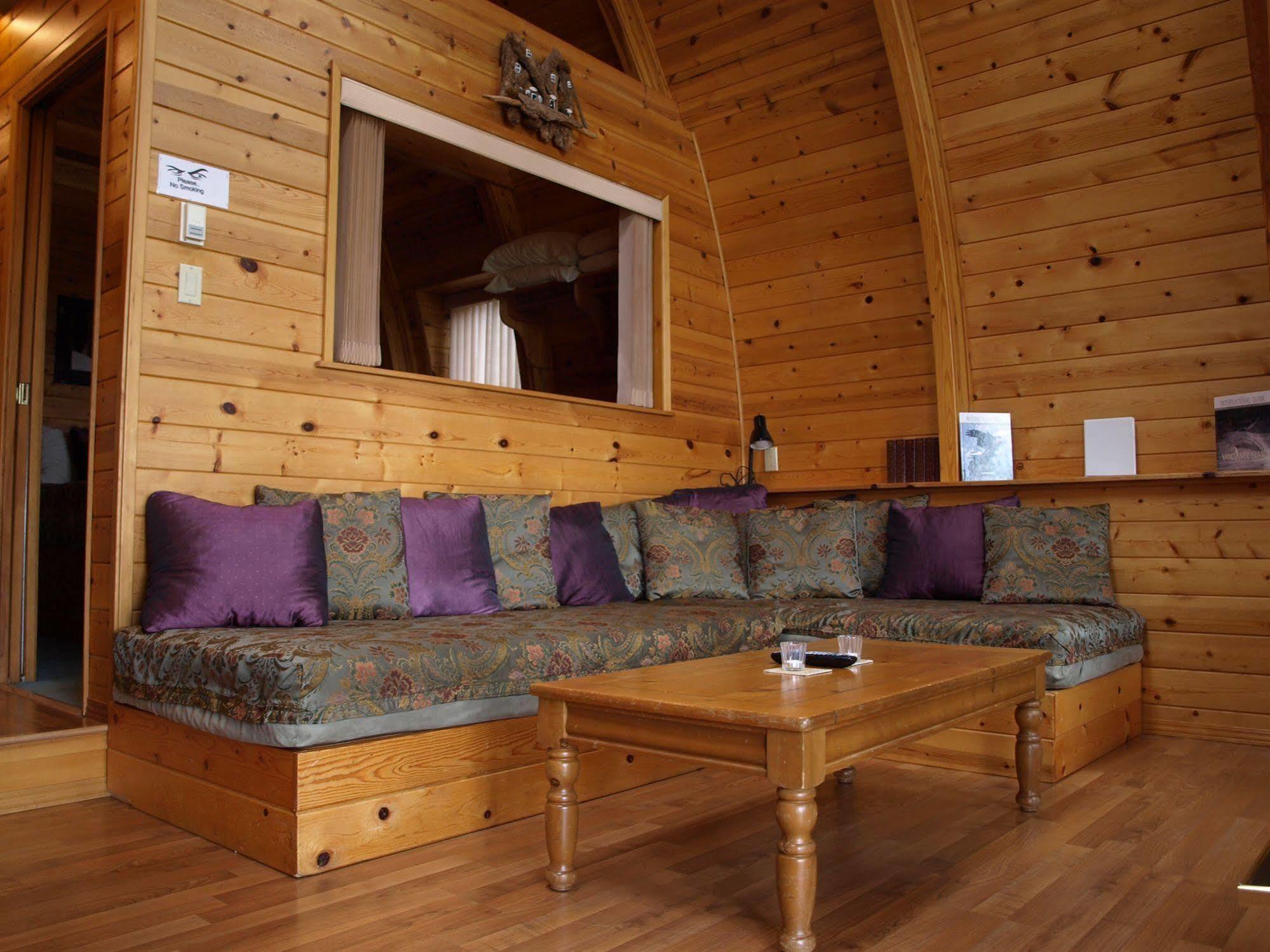 Oyster Bay Resort Кэмпбелл-Ривер Экстерьер фото